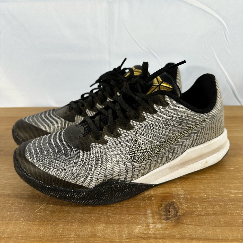 Nike Kobe Mentality 2 Gray Gold Black White 818952-005 Mens Size 8